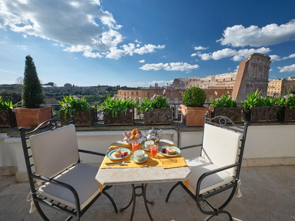 Colosseum Penthouse - Treasurerome Beyond