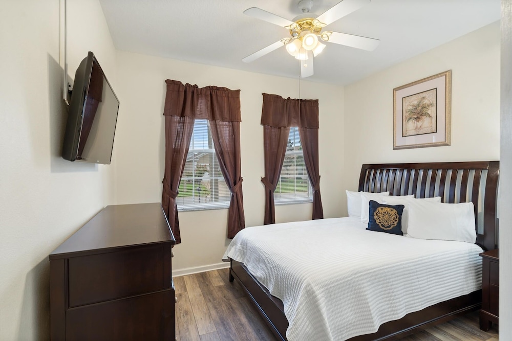 Windsor Palms Resort 4 Bedroom Pool Home + Game Room 4 Home