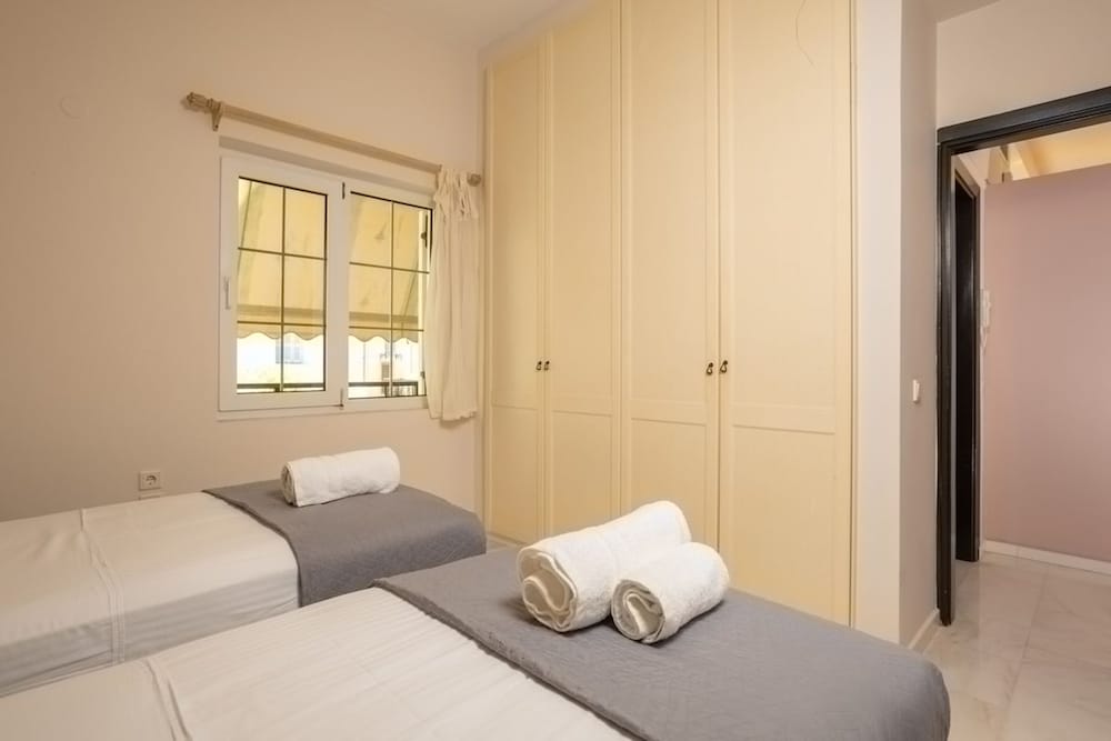The White Marble Luxury City Apt