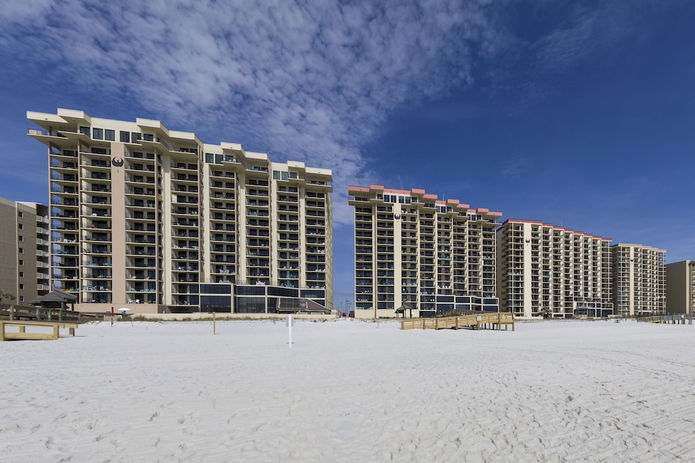 Hotel Phoenix II Beachfront Condos - Image 1