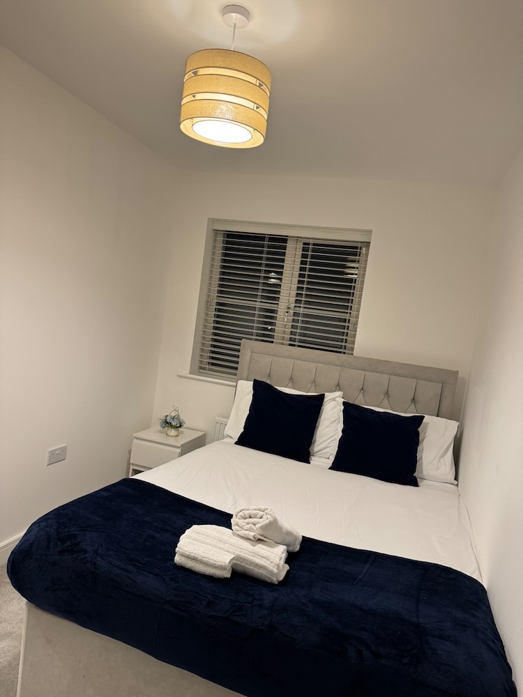 Luxurious Home Near Luton Airport. Suitable for Families and Contractors