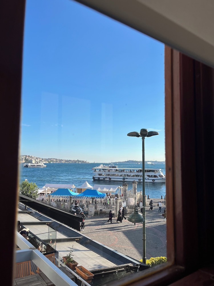 Levant Pension de Luxe