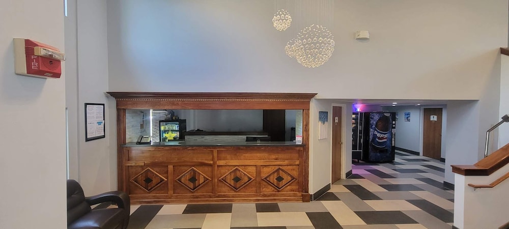 The Royal Inn & Suites view 2