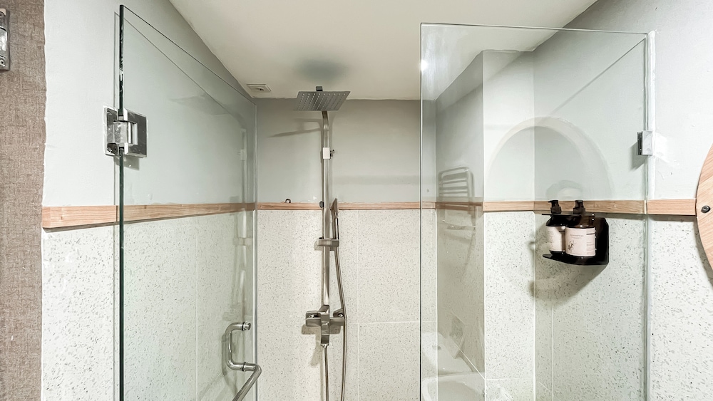 Cozy Stay Studio Apartment At M-Town Residence