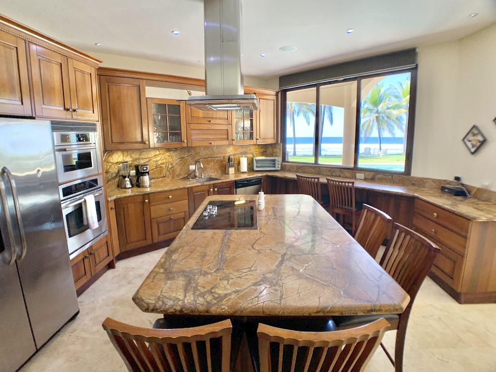 Luxury Villa on The Beach - Hermosa Palms 10A