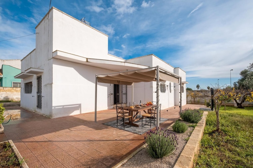 Sunshine Escape Villa In Porto Cesareo