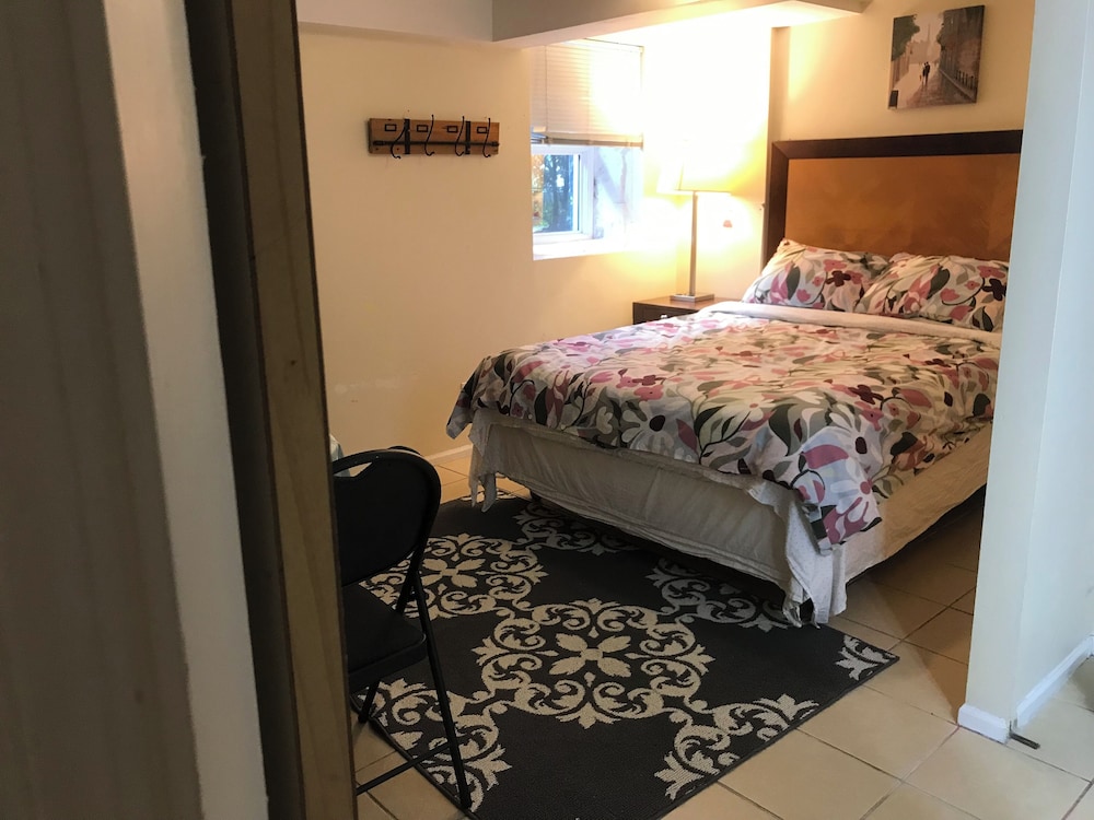 West Broadway guesthouse - Image 2