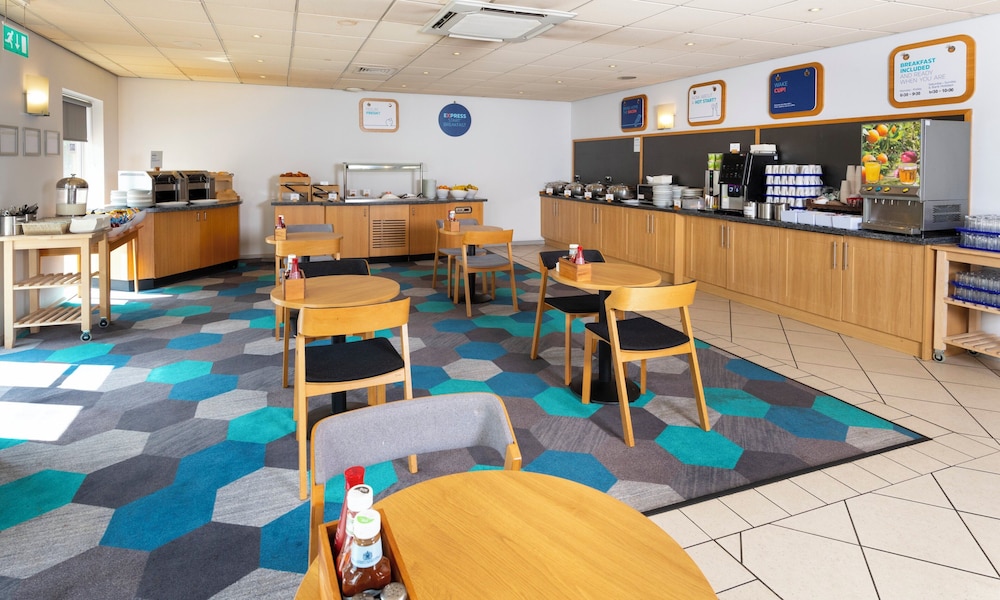 Gloucester Vacations - Holiday Inn Express Gloucester - South, an IHG Hotel - Property Image 9