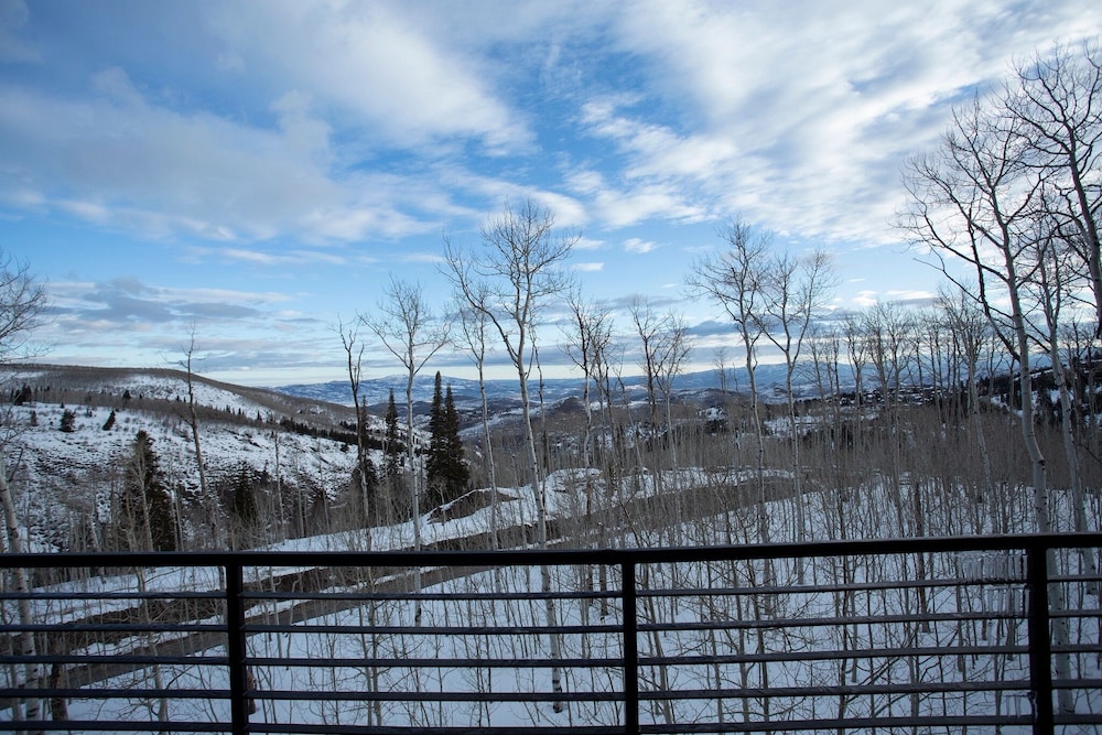 One Empire Pass Lodge at Deer Valley Resort - Three Bedroom Residence #404 3 Condo