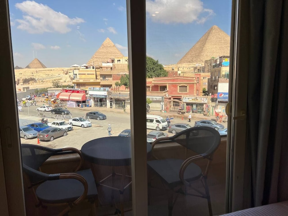 Pyramids Island