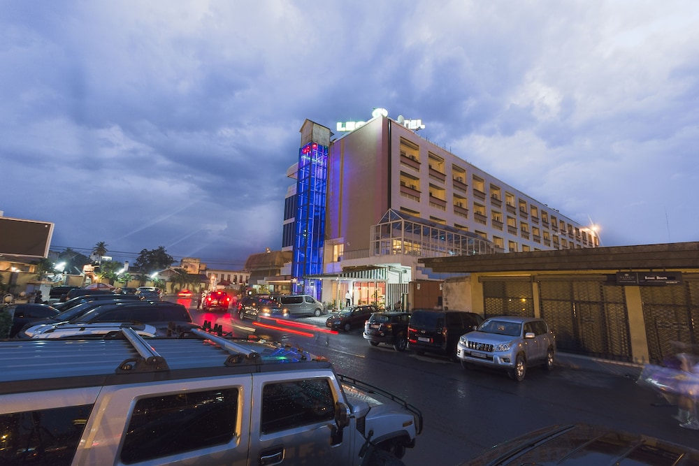 Leon Hôtel