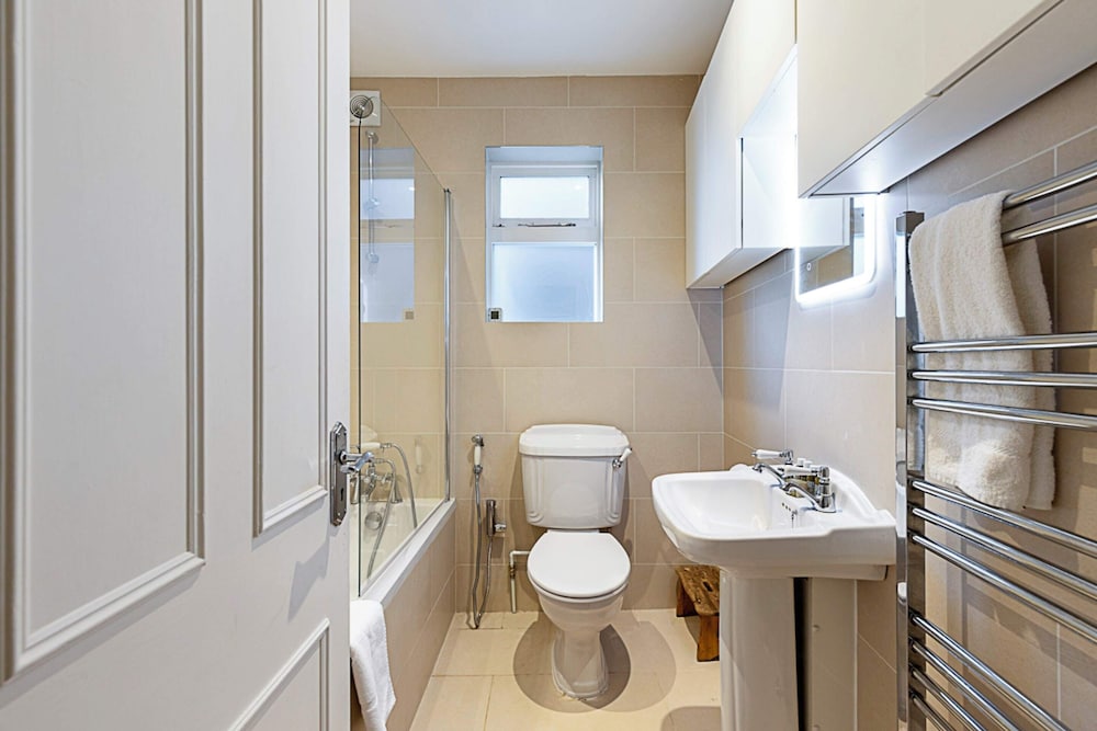 Charming London Retreat