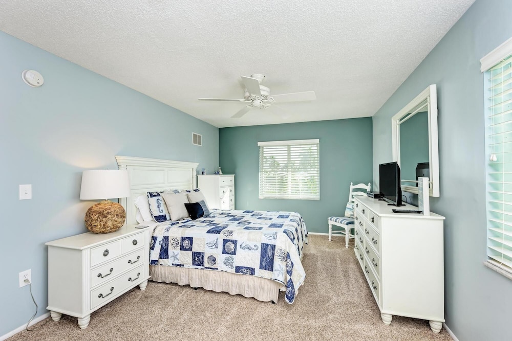 Anna Maria Island Beach Palms 8B