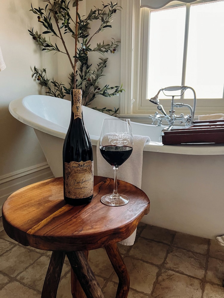 Vintner's Inn by Folino Estate Winery