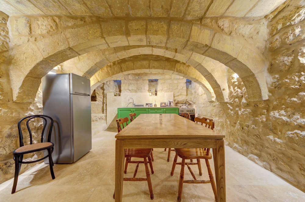 Room-ta' Karmenu - An 800 Year old Moder