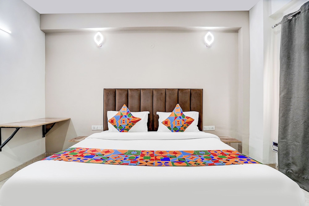 Fabhotel Cyberhub Suits