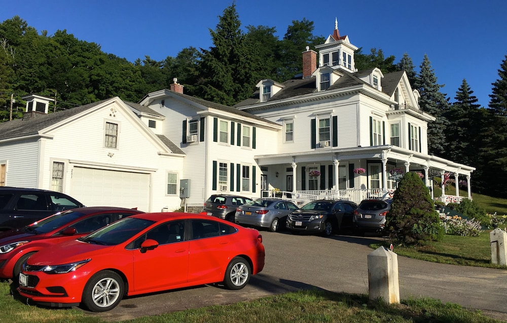 Hotel Center Harbor Sutton House B & B