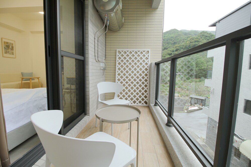 Mooon House