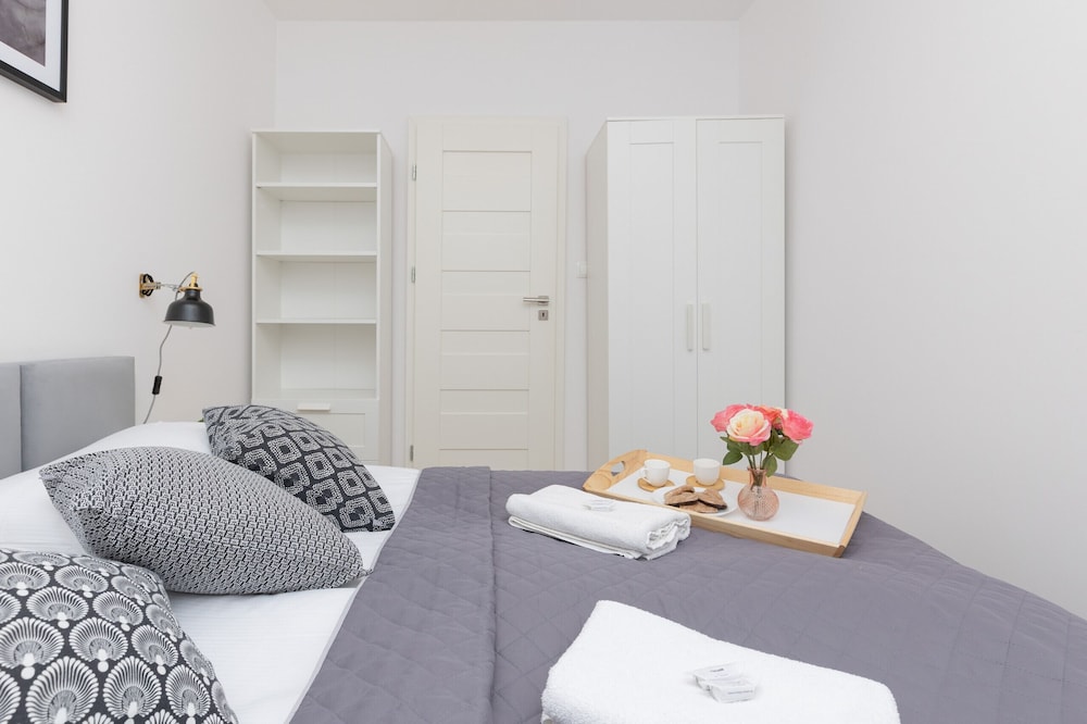 Apartment Portofino Warsaw by Renters view 3