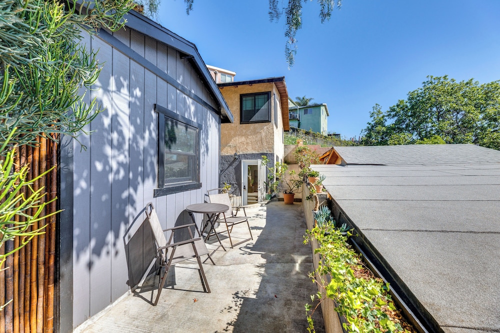 5 Mi to Dtwn Los Angeles: Apt w/ Outdoor Space!