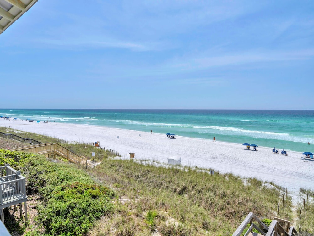 4BR Beachfront Home With Hot tub & Private Beach Access!