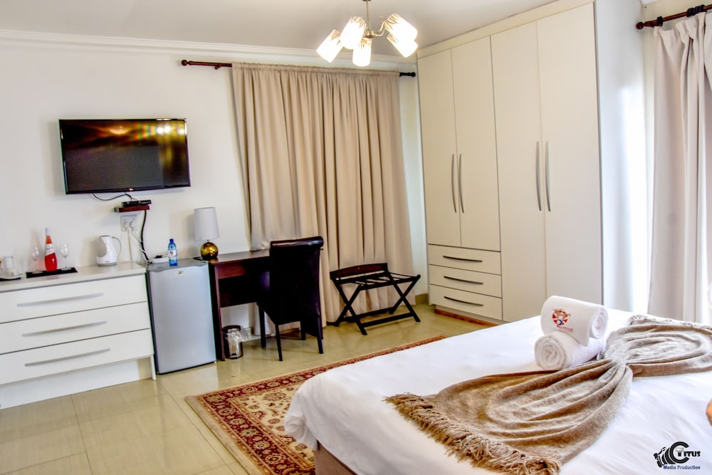 Boathouse Seaview Suites Guest House