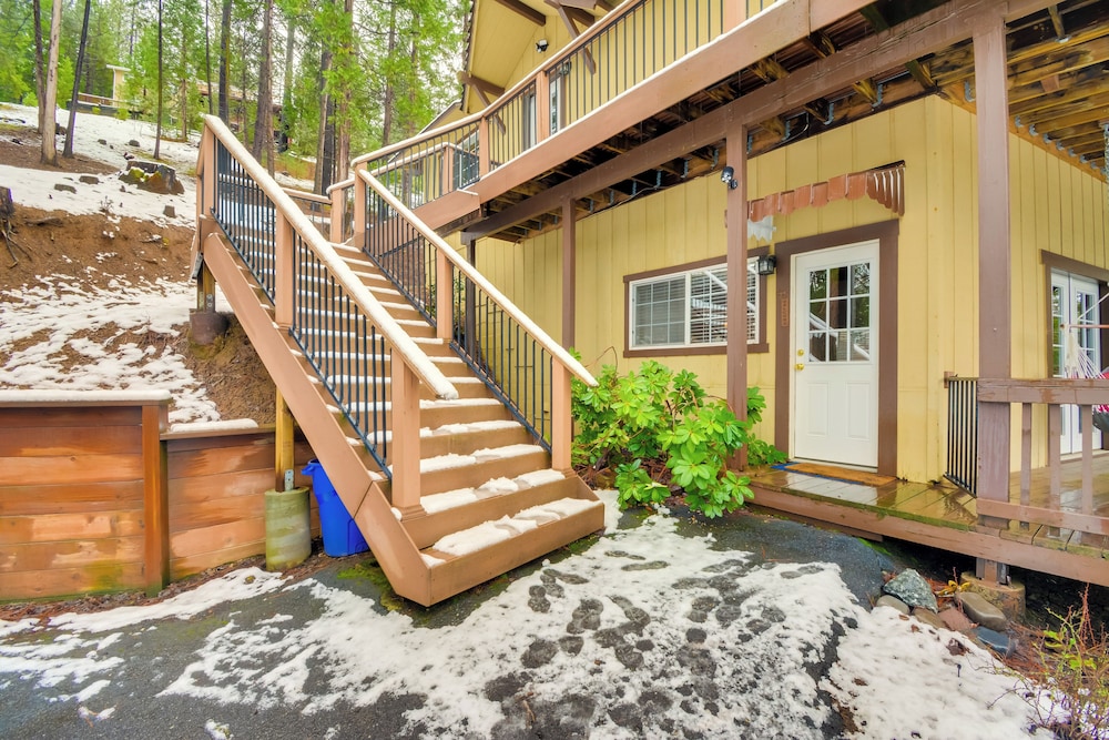 Cozy Groveland Chalet Near Yosemite!