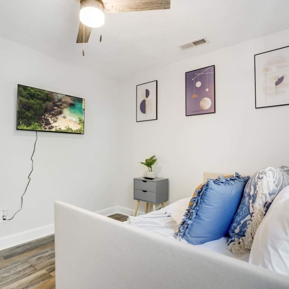 Cozy Oasis of Downtown Clarksville