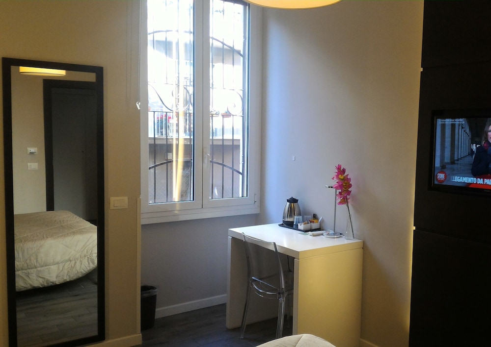 Dea Roma Inn