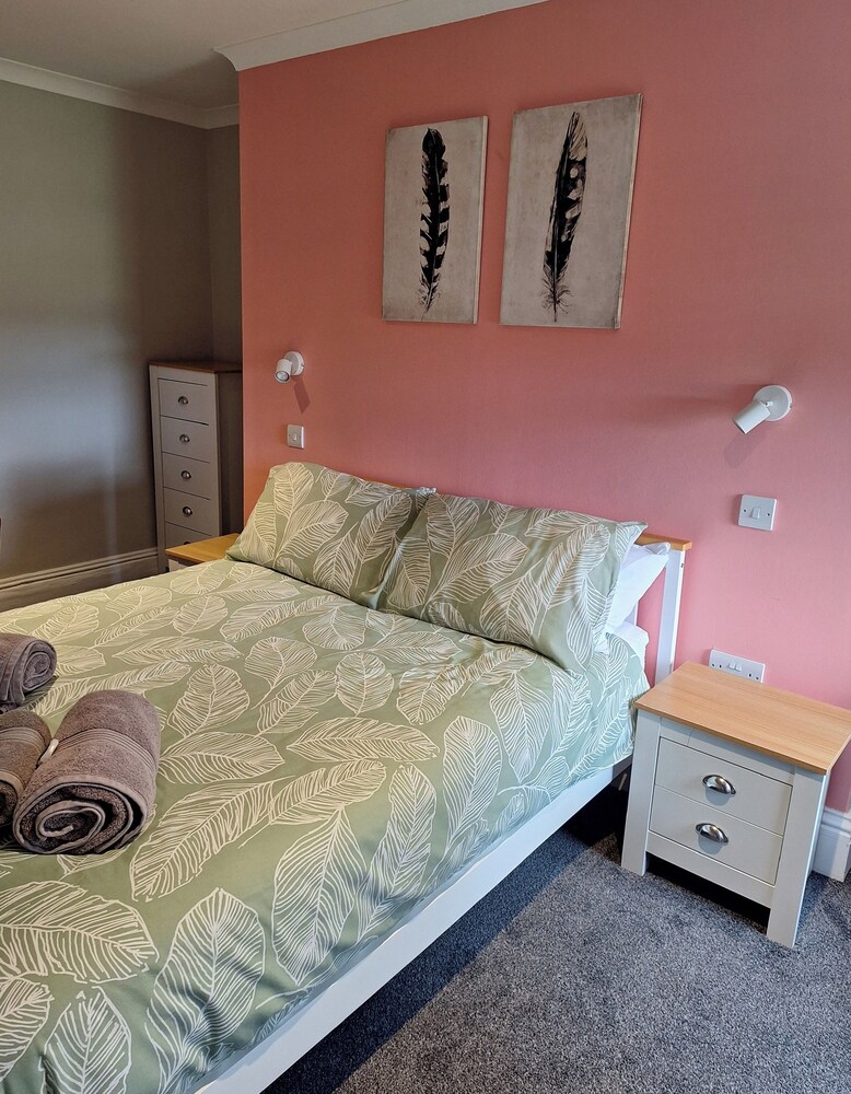 Room-comfortable Guest Room With a Bath
