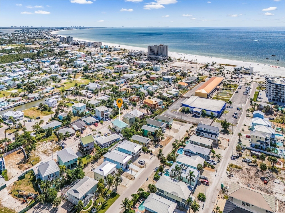 241 Miramar Waves: 3br W/ Heated Pool 3 Bedroom Home