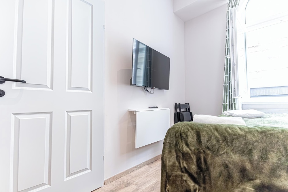 4BR Apartment for Groups Near Stadthalle