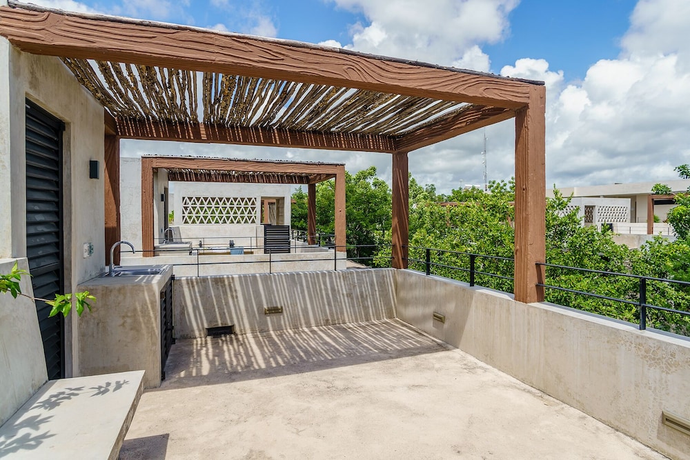 Eco-sustainable Luxury Between Beach Hotspots & Tulum Town by Stella Rentals