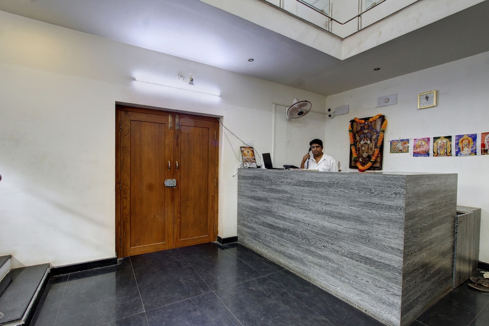 Lobby & Reception