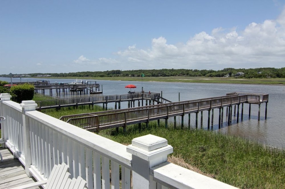 Mclaurin Manna At Holden Beach 4 Bedroom Home by RedAwning