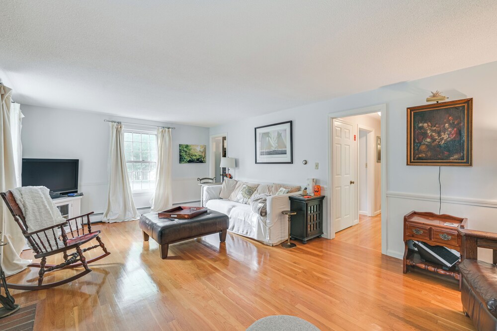 10 Mi to Crane Beach: Wooded Home Near Boston!