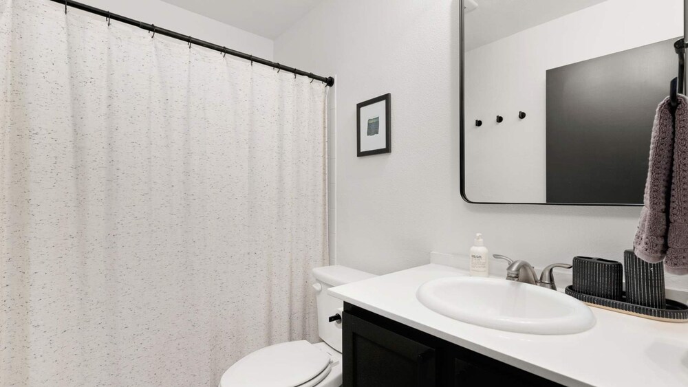 Upstay Contemporary 4BR Family Home With Garden