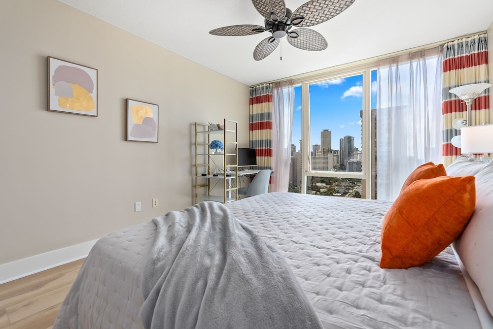 Allure Waikiki 2 Bedroom Condo by RedAwning view 4