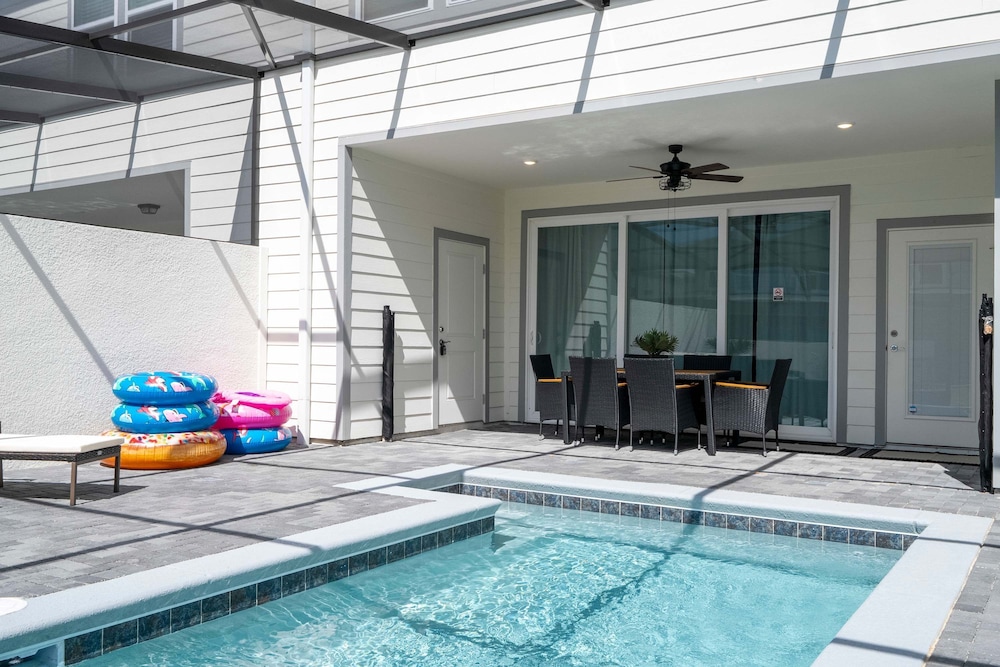 Simply Amazing 5BR Chic Retreat Themed Fun Style