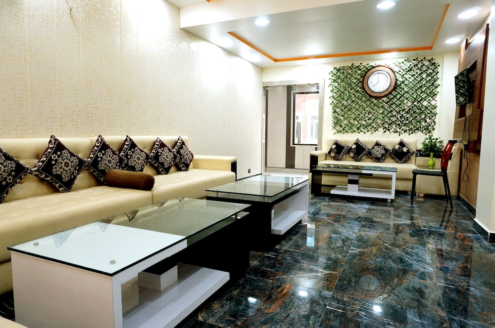 Hotel Grand Palace