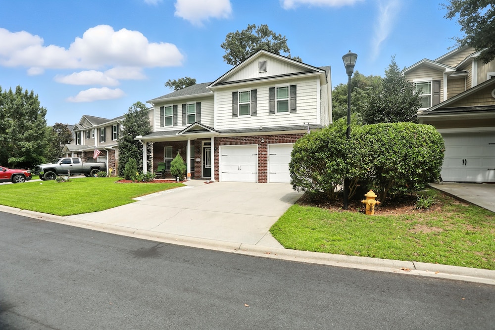 Lowcountry Luxury Near Palmetto Bluff 4 Bedroom Home