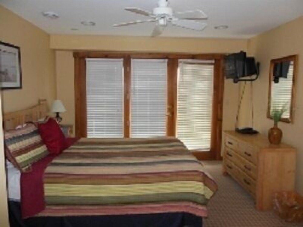 Galena Vacations - Briarwood House - Property Image 9
