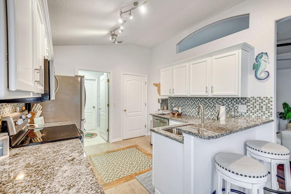 On-site Canal Access: Luxe Home in Palm Coast!