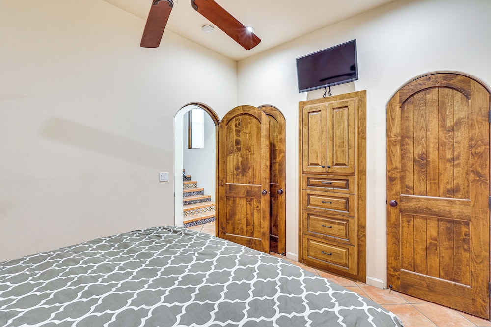 Game Room + Dock: Riverfront Escape in Parker!