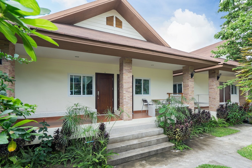 Lipa Bay Residence view 3