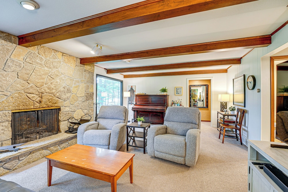 < 1 Mi to Lake Michigan: Peaceful Cabin w/ Yard!