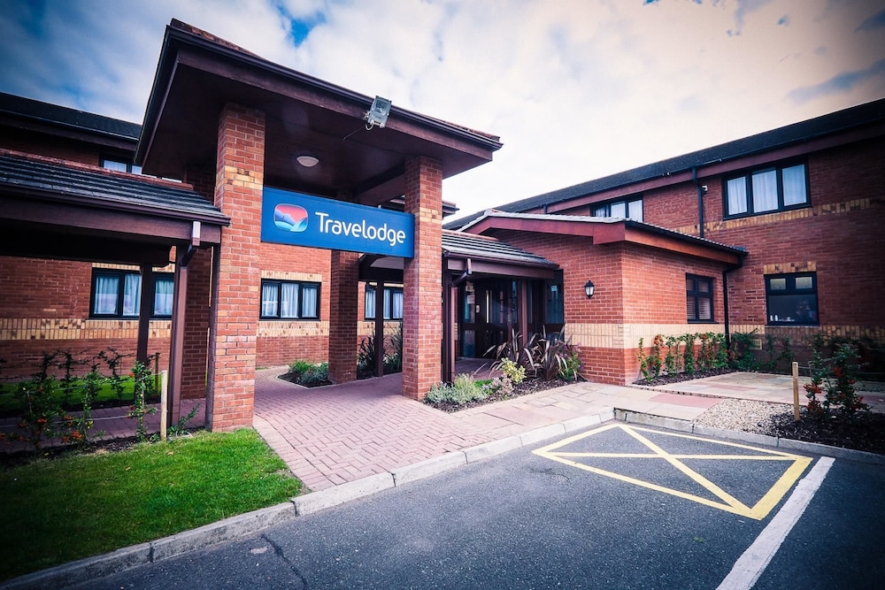 Waterford Vacations - Travelodge Waterford - Property Image 1