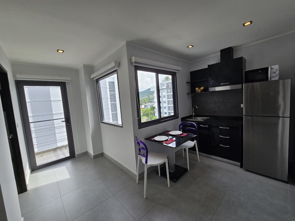 Sleek Corner 1 Bed Apt T1-607