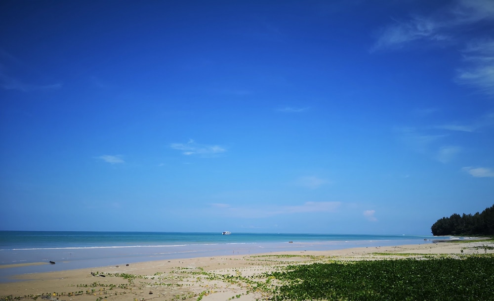 Grand Southsea Khaolak Beach Resort