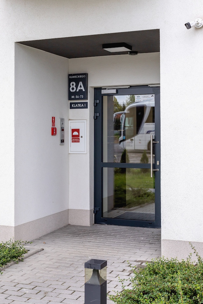 Lokum Salsa Apartment Cracow by Renters view 4